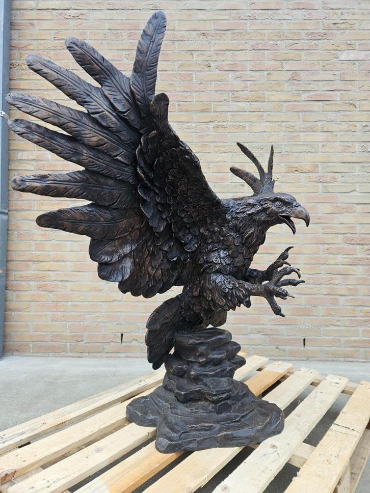 Bronzen zeer zware levensechte arend bijna niet te tillen !, Tuin en Terras, Tuinbeelden, Nieuw, Dierenbeeld, Ophalen of Verzenden