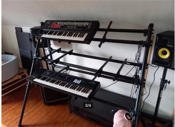 Keyboard / Synthesizer 3 stand beschikbaar voor biedingen