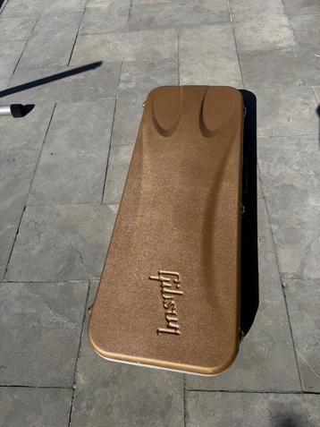 Gibson Les Paul Gold Molded Hard Shell Guitar Case  beschikbaar voor biedingen