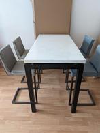 **Hoge tafel en 4 barstoelen te koop**