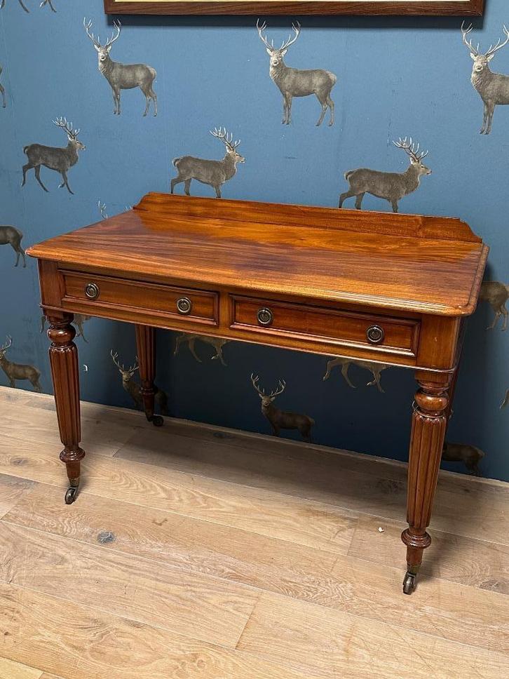 Antieke Engelse mahonie schrijftafel, Antiek en Kunst, Antiek | Meubels | Tafels, Ophalen of Verzenden