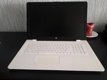 Hp 17-ak033nb met windows11 beschikbaar voor biedingen