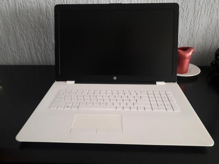 Hp 17-ak033nb met windows11, Computers en Software, Windows Laptops, Gebruikt, 17 inch of meer, SSD, 2 tot 3 Ghz, 8 GB, Azerty