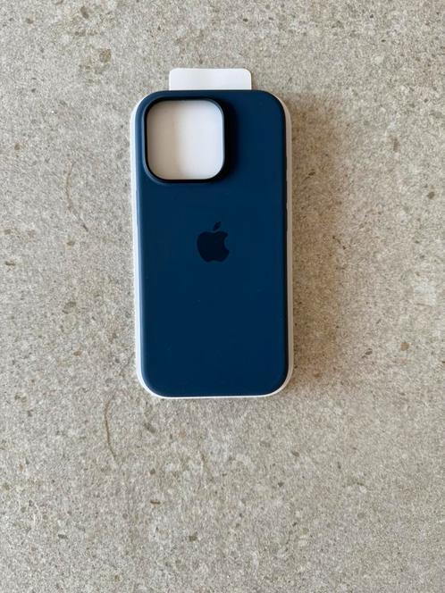 Iphone 16 pro Silicone hoesje blauw / case blue, Telecommunicatie, Mobiele telefoons | Hoesjes en Screenprotectors | Apple iPhone