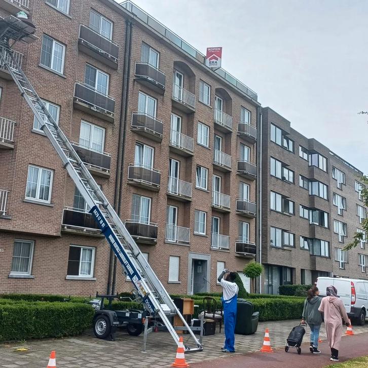 Ladder Lift & big moving Van for rent - Moving in Antwerp?, Immo, Op zoek naar een appartement