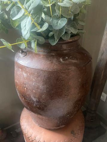 Stenen kruik/ stenen pot/ bloemen/ olijfpot beschikbaar voor biedingen
