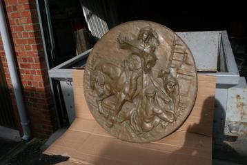 Groot decoratief dienblad, vintage in koper met reliëf. beschikbaar voor biedingen