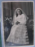 Vintage plechtige communie foto meisje 1955, Foto, Ophalen of Verzenden, Zo goed als nieuw, 1940 tot 1960