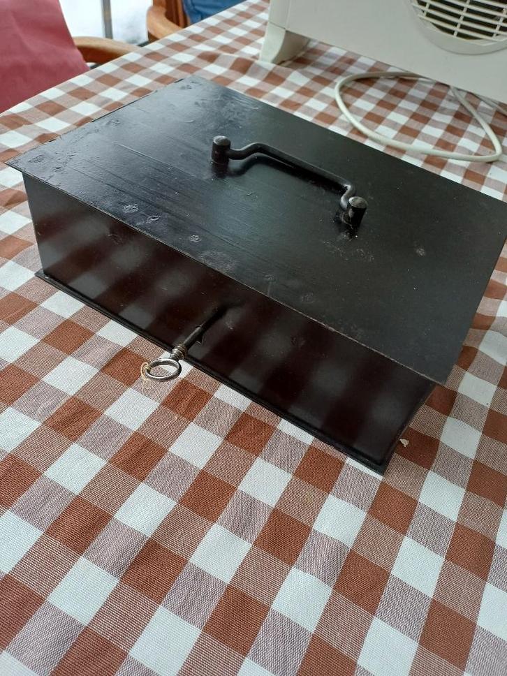 metalen (geld) koffer, Divers, Divers Autre, Utilisé, Enlèvement