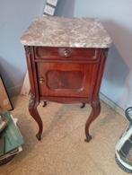 Mooi antiek kastje, Enlèvement