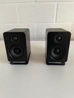 Kanto Yu2 desktop speakers + stand, Audio, Tv en Foto, Luidsprekerboxen, Ophalen, Zo goed als nieuw, Front, Rear of Stereo speakers