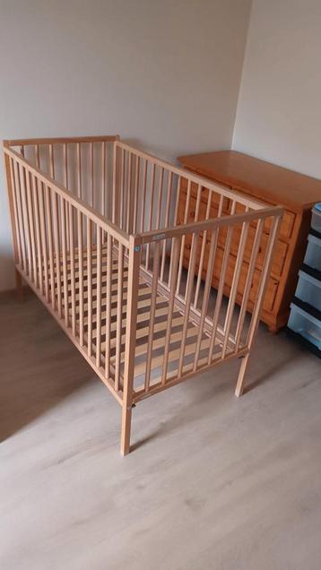 Lit bébé avec matelas  beschikbaar voor biedingen