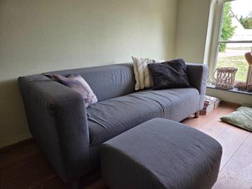 Ikea klippan tweezitsbank met footstool, Huis en Inrichting, Ophalen, Hout, Gebruikt, 150 tot 200 cm