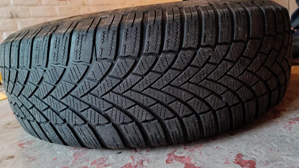 Set 4 roues (jantes + pneus) 225/65R17 102H, Autos : Pièces & Accessoires, Pneus & Jantes, Pneus et Jantes, Pneus été, 17 pouces