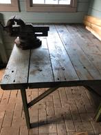 Werktafel plus bankschroef, Ophalen, Zo goed als nieuw
