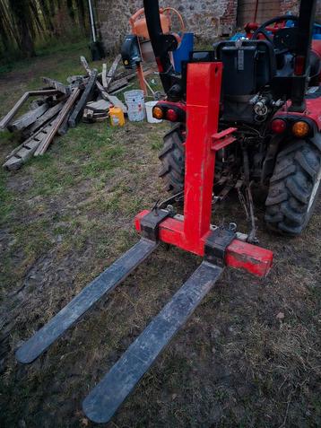 Hefpallet zeer stevig en zwaar  beschikbaar voor biedingen