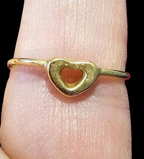 18-KARAATS GOUDEN RING MET HART, Handtassen en Accessoires, Ringen, Nieuw, Goud, Goud, Ophalen of Verzenden