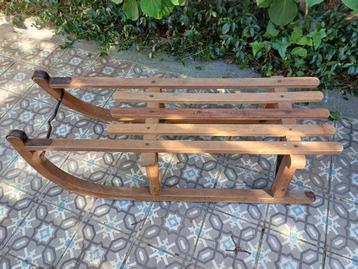 retro houten slee beschikbaar voor biedingen