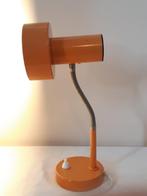 Lampe de bureau vintage 1970 en metal orange, bras flexible, Enlèvement ou Envoi