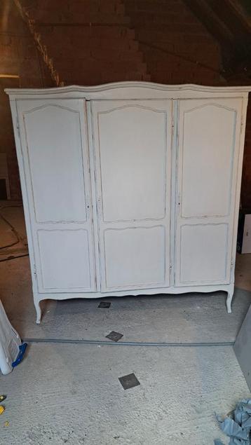 Vintage kinderkamer  beschikbaar voor biedingen