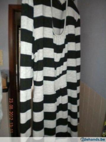 Gestreepte bloes beschikbaar voor biedingen