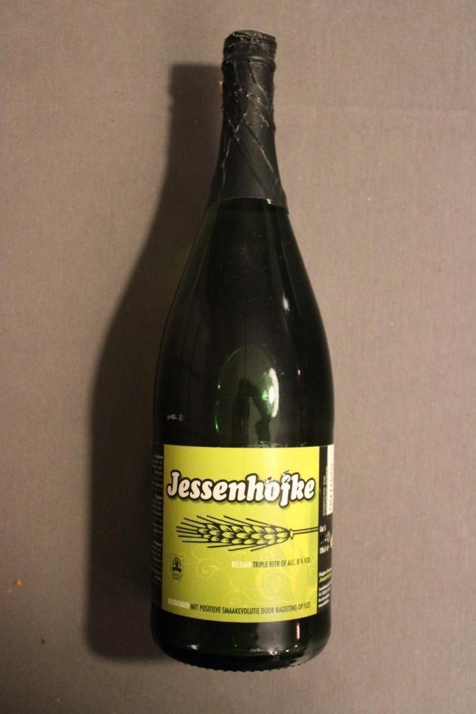 GROTE (150 cl) FLES BIO BIER JESSENHOFKE uit HASSELT 2012, Verzamelen, Biermerken, Ophalen