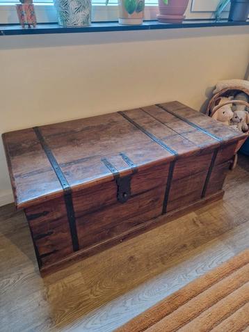 Vintage Salontafel Wijnkist beschikbaar voor biedingen