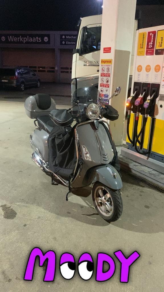 Vespa primavera 80cc a klasse, Fietsen en Brommers, Brommers | Vespa, Ophalen of Verzenden