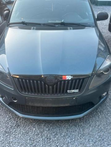 Skoda Rs  turbo 2015 110.000km  0496751209, Auto's, Skoda, Automaat, Adaptieve lichten, 4 cilinders, Overige bekleding