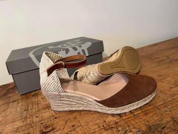 T41 Salamander espadrilles beschikbaar voor biedingen