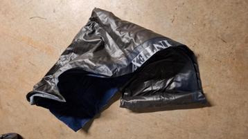 Dubbele en enkele matras beschikbaar voor biedingen
