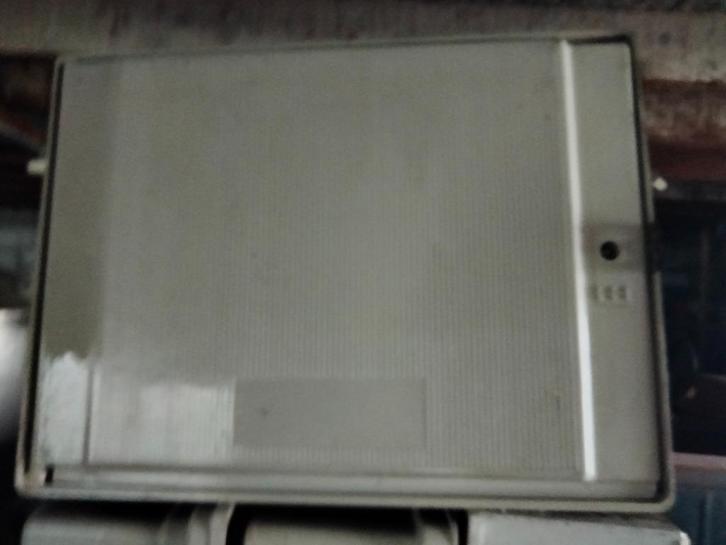 Armoire en polyester, Bricolage & Construction, Bricolage & Rénovation Autre, Comme neuf, Enlèvement