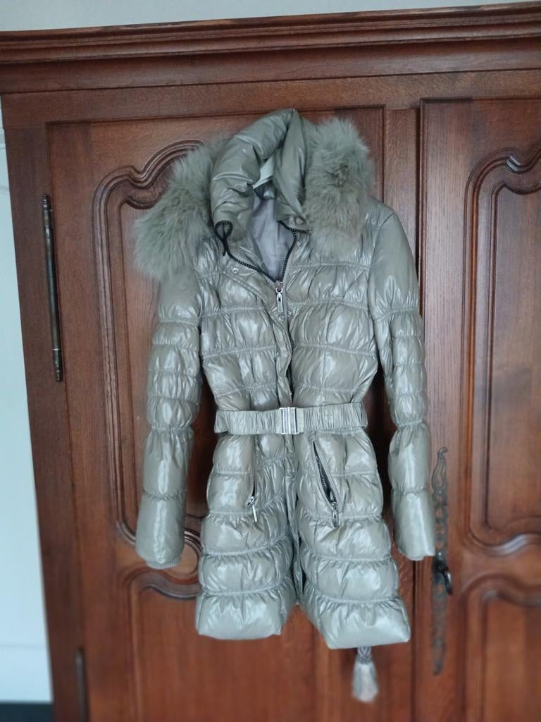 Belle veste gris clair pour femme avec col en fourrure amovi, Enlèvement ou Envoi, Comme neuf