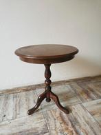 Antieke wijntafel / bijzettafel, Ophalen