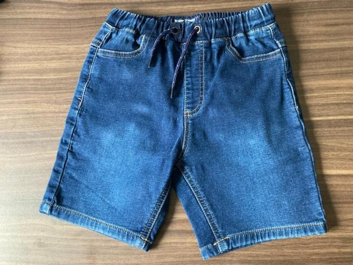 Jeansshort Next maat 122 cm, Kinderen en Baby's, Kinderkleding | Maat 122, Zo goed als nieuw, Jongen of Meisje, Broek, Ophalen of Verzenden