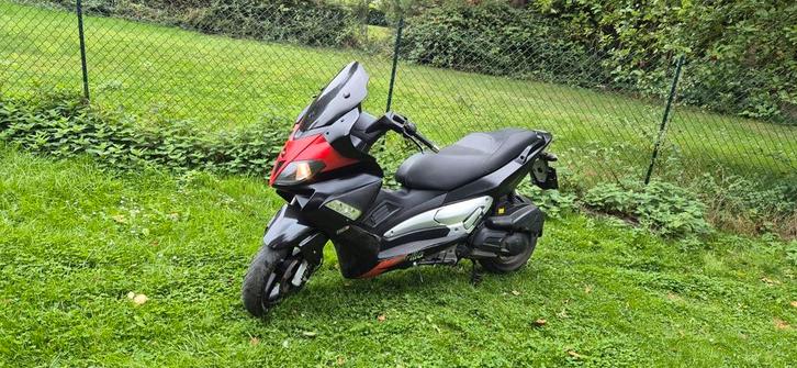 Aprilia sr max 125cc scooter, Motoren, Motoren | Aprilia, Particulier, Scooter, Ophalen