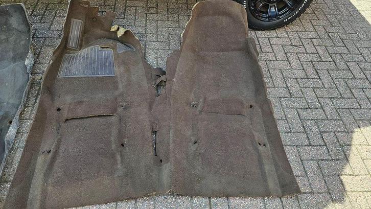 Tapijt vloerbedekking bruin BMW 3 serie E30 sedan TAPIJTE30-, Auto-onderdelen, Interieur en Bekleding, BMW, Gebruikt, Ophalen
