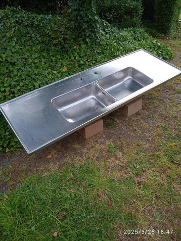 Inox pompbak beschikbaar voor biedingen