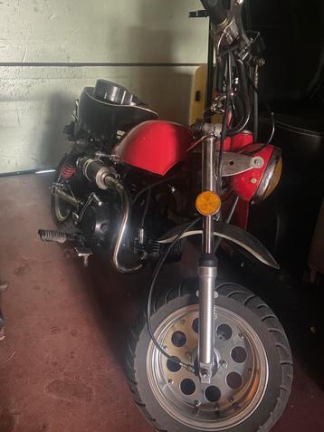 Monkey 125cc, Motoren, Ophalen