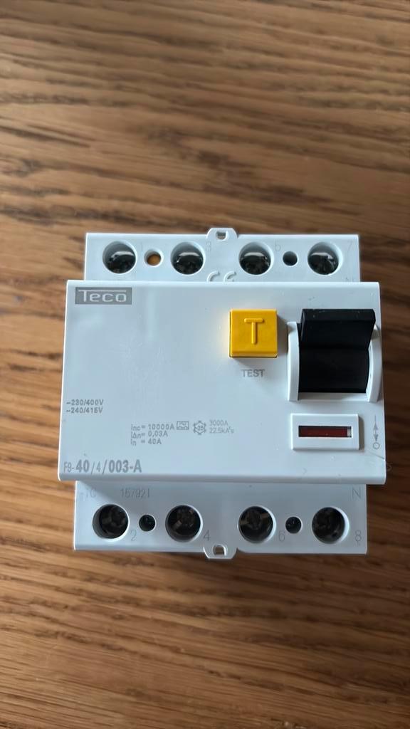 Teco 40A differentieel 30mA, Hobby en Vrije tijd, Elektronica-componenten, Zo goed als nieuw, Ophalen