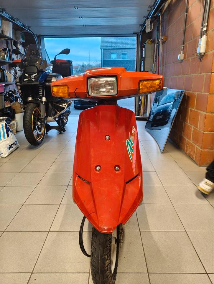 Suzuki ae50 1992 met papieren, Fietsen en Brommers, Snorfietsen en Snorscooters, Zo goed als nieuw, Overige merken, Tweetakt, Ophalen
