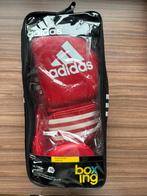 Adidas bokshandschoenen rood/wit – Nieuw in verpakking, Sport en Fitness, Boksen, Ophalen of Verzenden, Nieuw, Bokshandschoenen