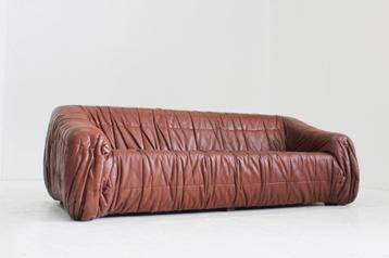 Piumino sofaJonathan De Pas for Dell’Oca 1970s Italy beschikbaar voor biedingen