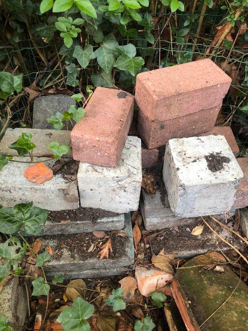gratis betontegels, -blokken en nog wat steen, Tuin en Terras, Tegels en Klinkers, Gebruikt, Ophalen