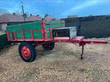 Aanhangwagen retro boeren kar tractor  beschikbaar voor biedingen