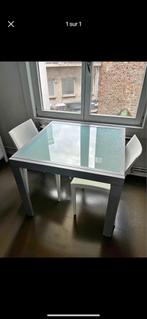 Belle table extensible et deux chaises, Utilisé