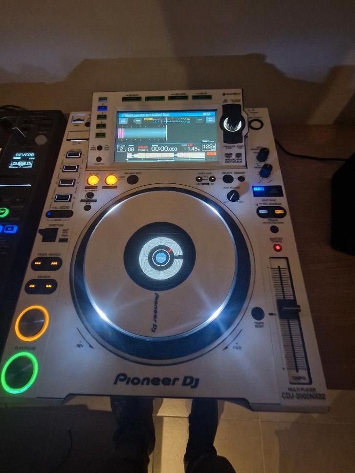 2 zwarte cdj 2000 nexus 2 spelers te koop met witte skin, Muziek en Instrumenten, Dj-sets en Draaitafels, Gebruikt, Dj-set, Pioneer