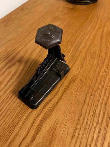 Authentiek Kunert 866 nietjesmachine beschikbaar voor biedingen