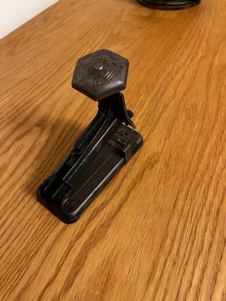 Authentiek Kunert 866 nietjesmachine, Antiek en Kunst, Antiek | Kantoor en Zakelijk, Ophalen of Verzenden