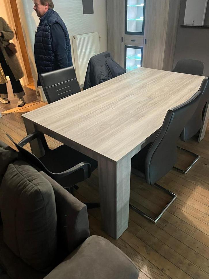 Moderne eetkamertafel in houtlook + 4 stoelen, Maison & Meubles, Tables | Tables à manger, Comme neuf, Enlèvement